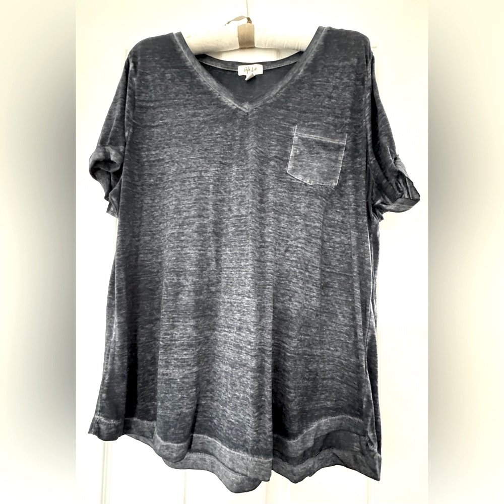 Women’s V-Neck Cotton T-Shirt with Front Pocket SZ 2X